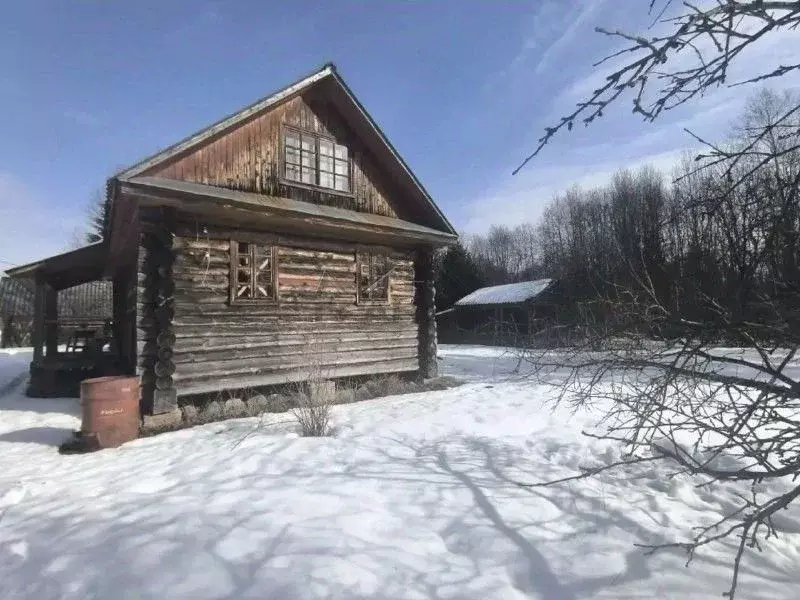 Дом в Новгородская область, Маловишерский район, Бургинское с/пос, д. ... - Фото 1