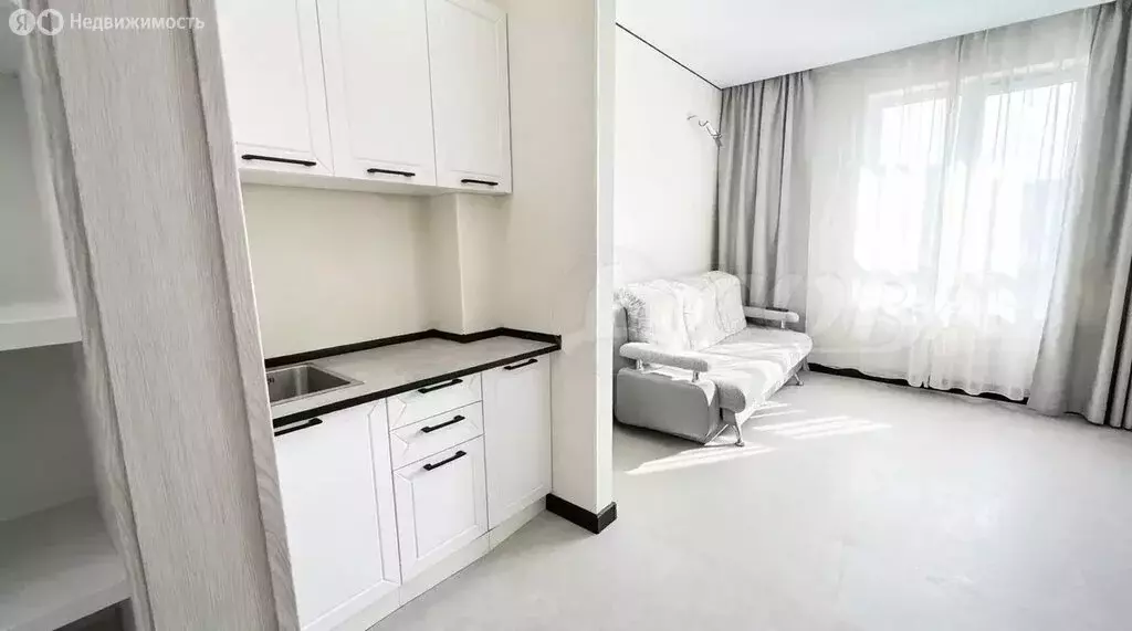 Квартира-студия: Тюмень, улица Фармана Салманова, 17 (24 м) - Фото 2
