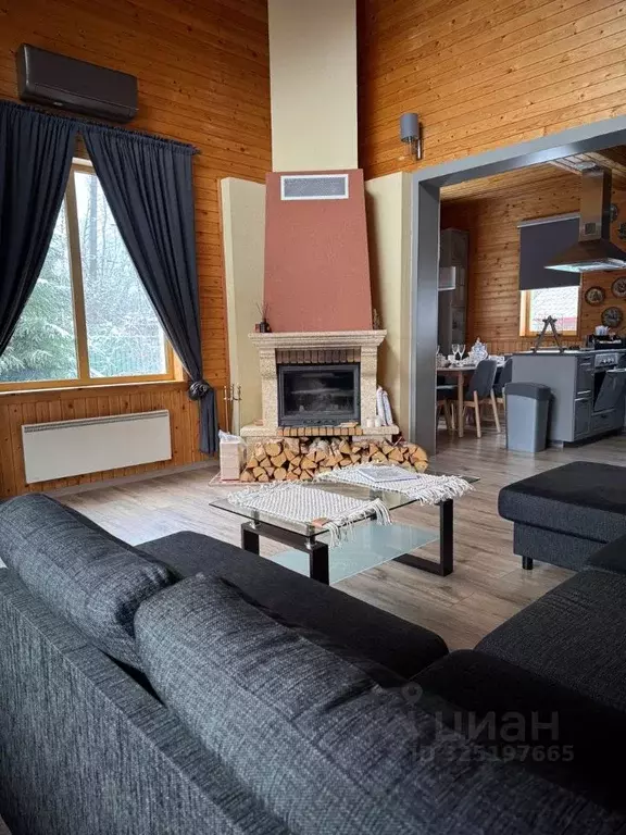 Дом в Ленинградская область, Выборгский район, Рощинское городское ... - Фото 1