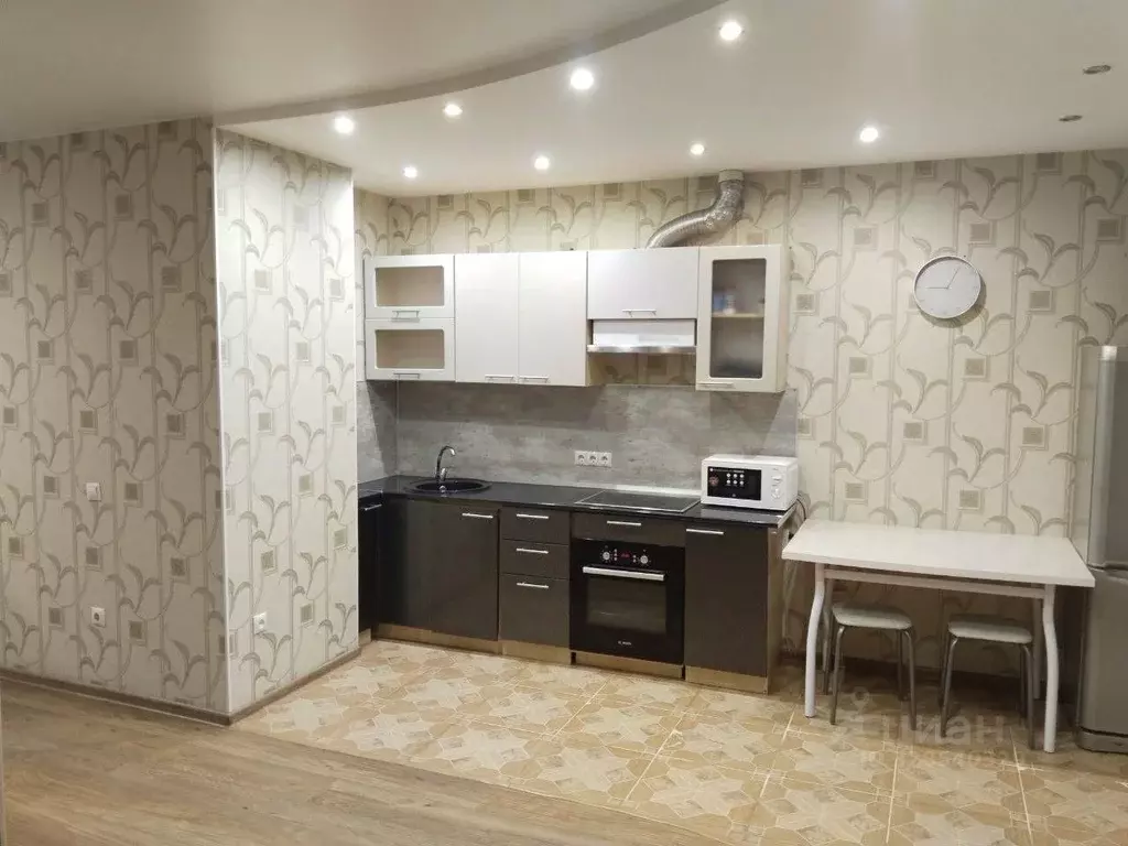 Студия Омская область, Омск просп. Комарова, 17К3 (41.0 м) - Фото 2