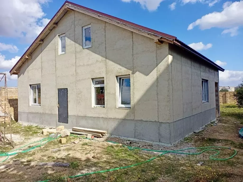 Дом в Крым, Сакский район, с. Уютное ул. Дружбы, 80 (106 м) - Фото 1