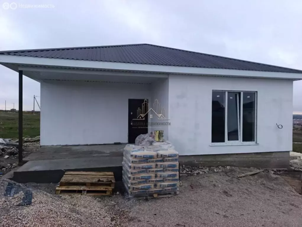 Дом в Трудовое, улица Аблаева (120 м) - Фото 1