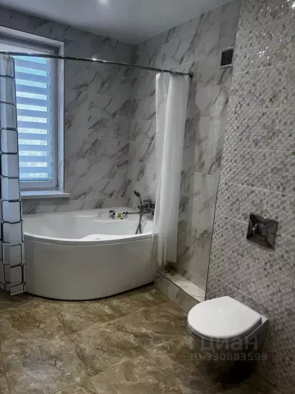 2-к кв. Крым, Керчь ул. Комарова, 6 (80.0 м) - Фото 1