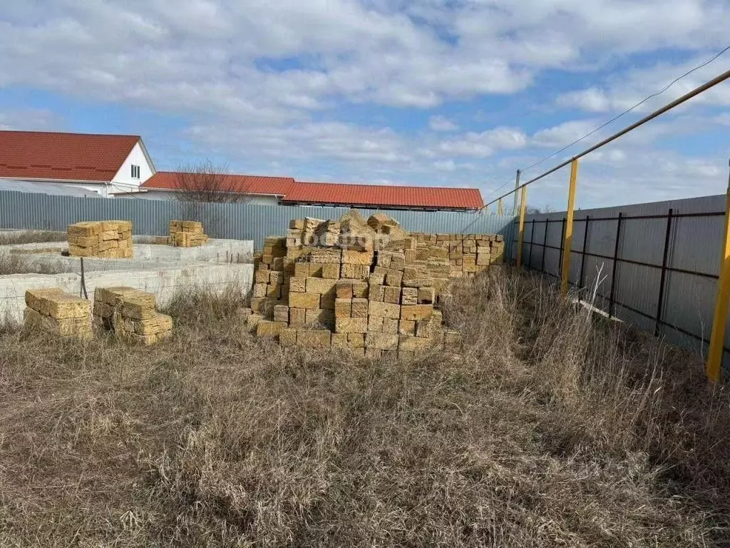Участок в Крым, Кировский район, с. Яркое Поле ул. Луговая (18.0 сот.) - Фото 1
