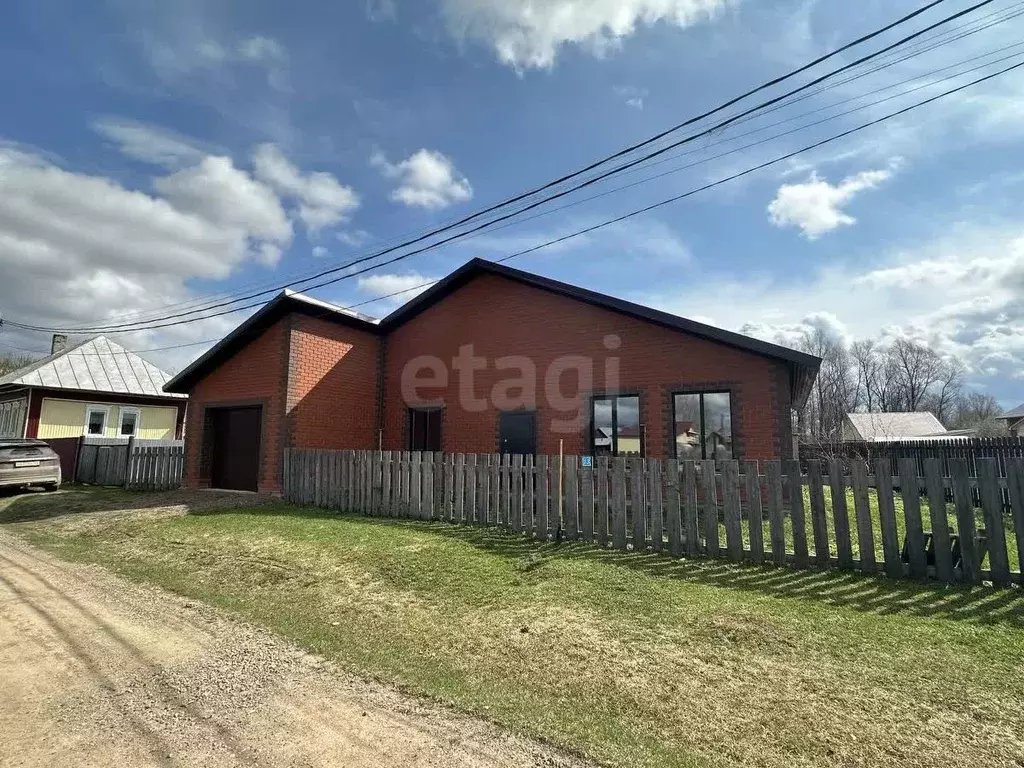 Дом в Пермский край, Бардымский район, с. Сараши ул. Мичурина (130 м) - Фото 1