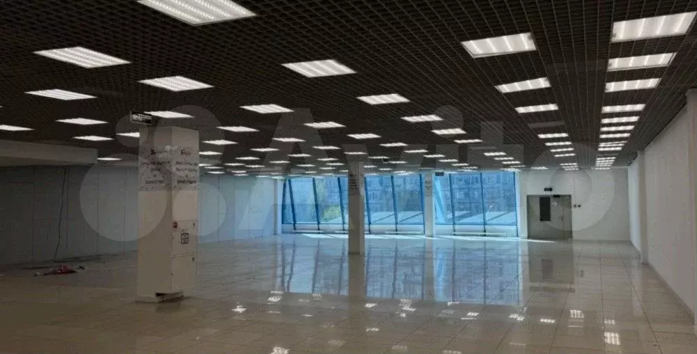 Аренда помещения свободного назначения 900 м2 - Фото 1