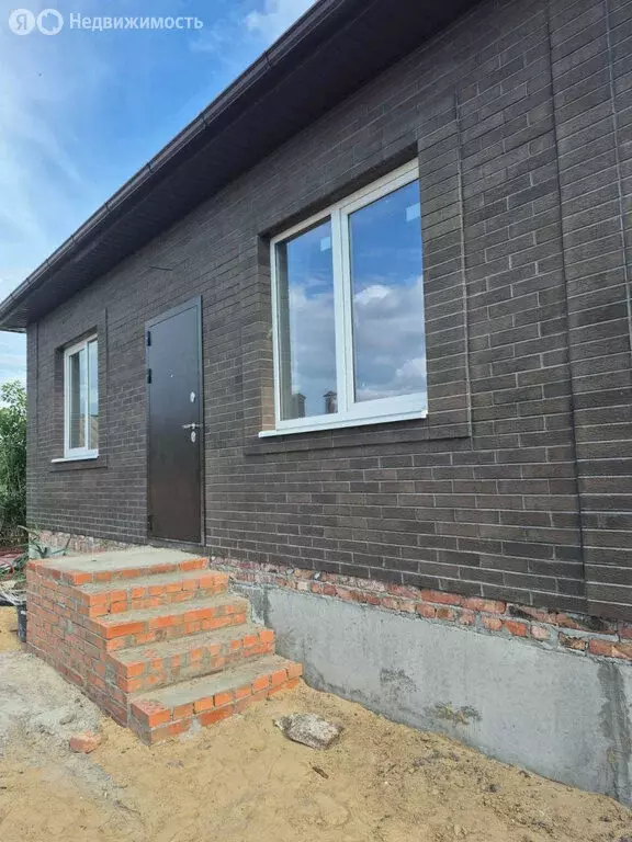 Дом в Батайск, Комсомольская улица, 63 (100 м) - Фото 0