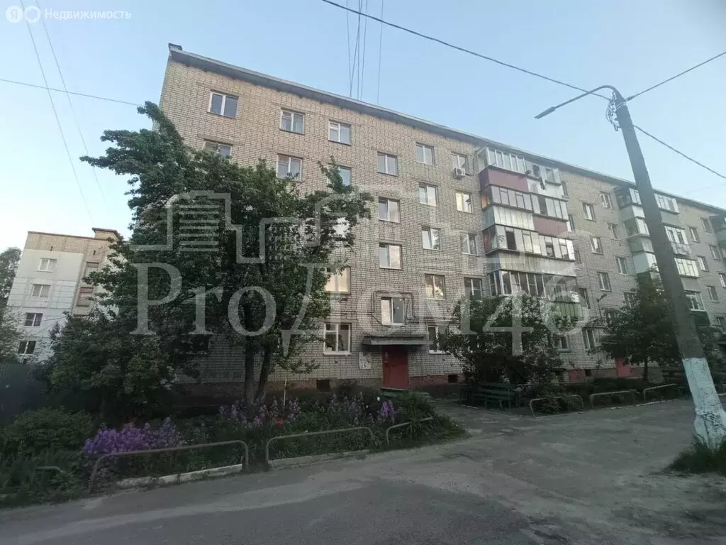 3-комнатная квартира: Курск, улица Чернышевского, 4 (62 м) - Фото 1