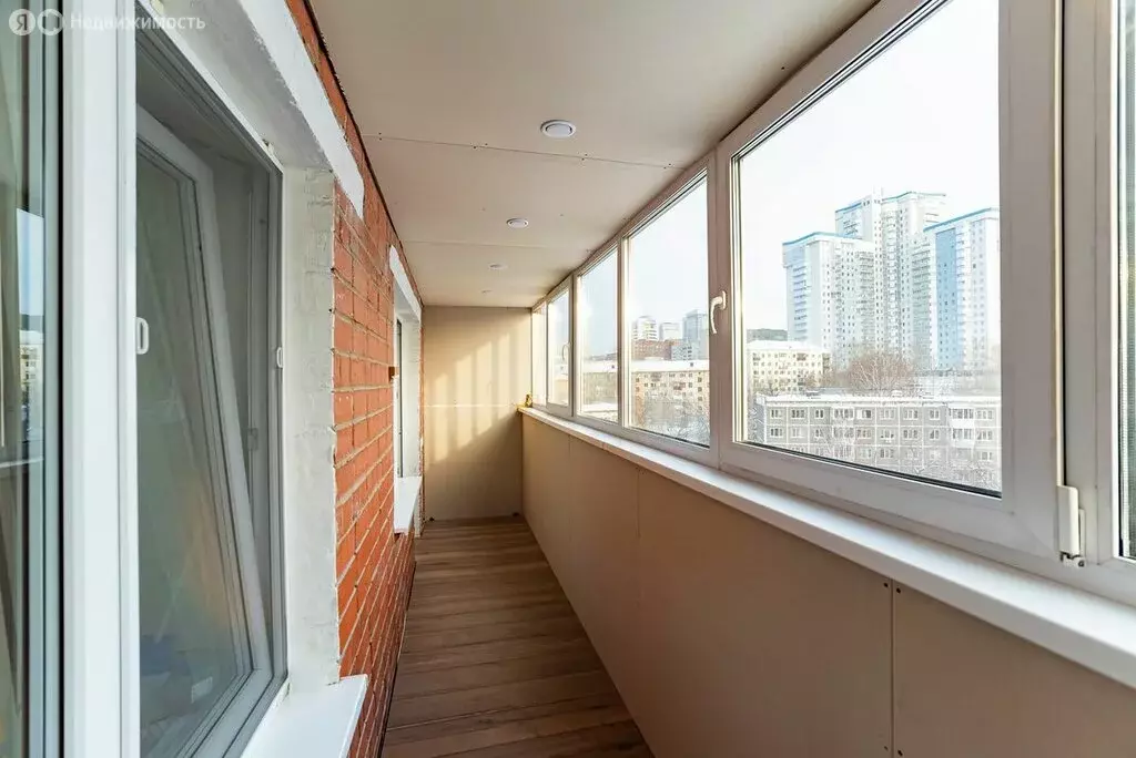 1-комнатная квартира: Екатеринбург, улица Пальмиро Тольятти, 15Г (34.6 ... - Фото 1