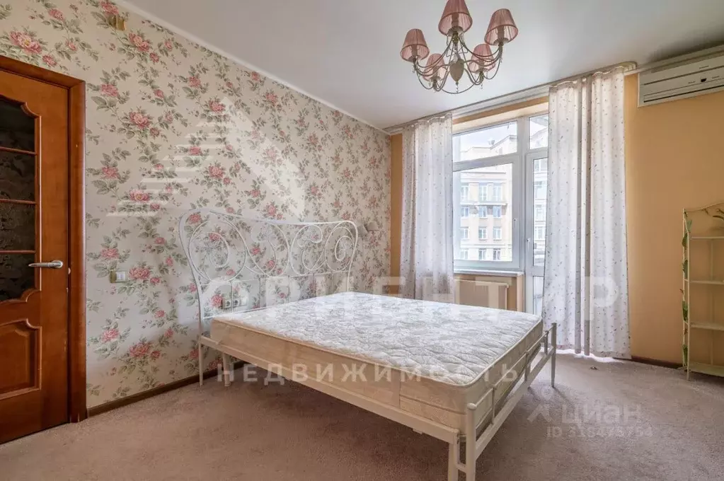 2-к кв. Свердловская область, Екатеринбург ул. Хохрякова, 43 (89.7 м) - Фото 1