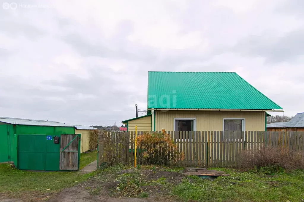 Дом в село Лучаново, улица Зои Космодемьянской (50 м) - Фото 1