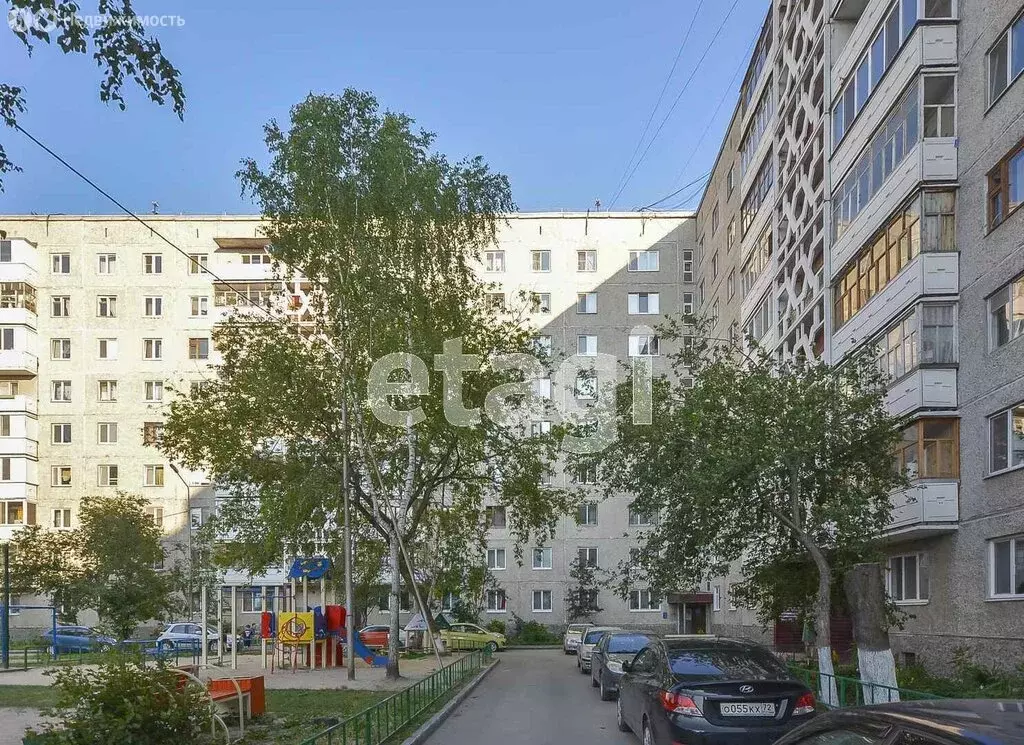 3-комнатная квартира: Тюмень, улица Федюнинского, 11 (60.6 м) - Фото 0