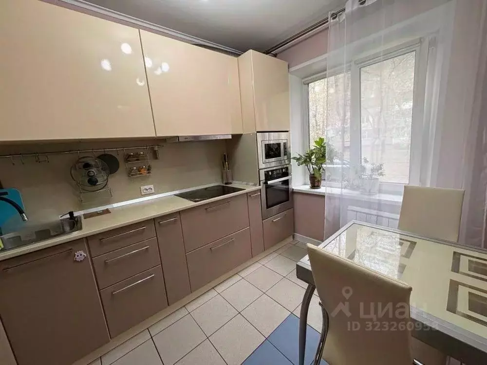 3-к кв. Хакасия, Абакан ул. Кати Перекрещенко, 15 (57.3 м) - Фото 1