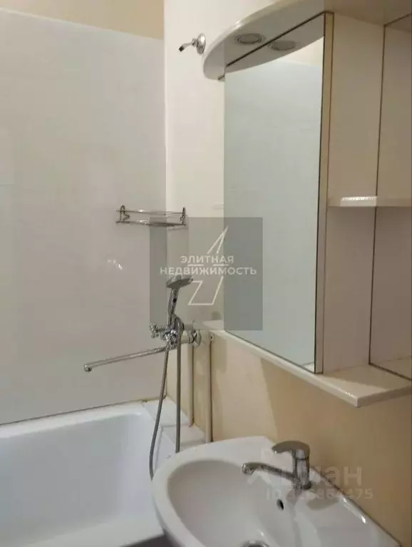 3-к кв. Татарстан, Казань просп. Ильгама Шакирова, 12/4 (70.0 м) - Фото 2