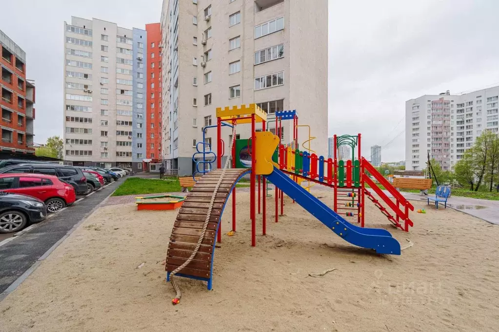 1-к кв. Свердловская область, Екатеринбург ул. Гастелло, 3 (51.4 м) - Фото 0