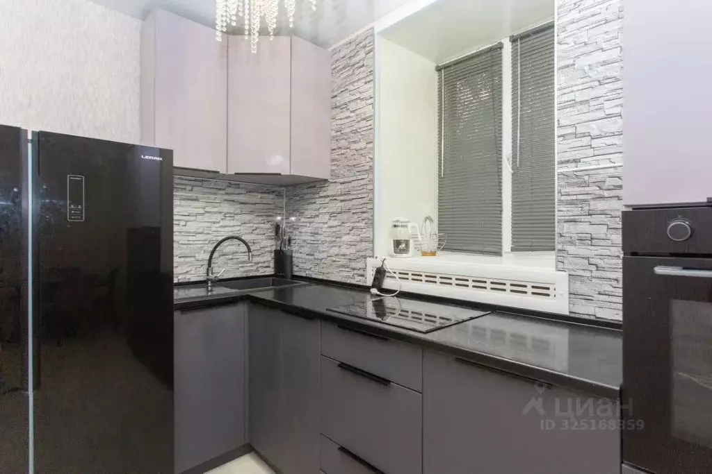 3-к кв. Тюменская область, Тобольск ул. 2-я Северная, 47 (63.1 м) - Фото 1