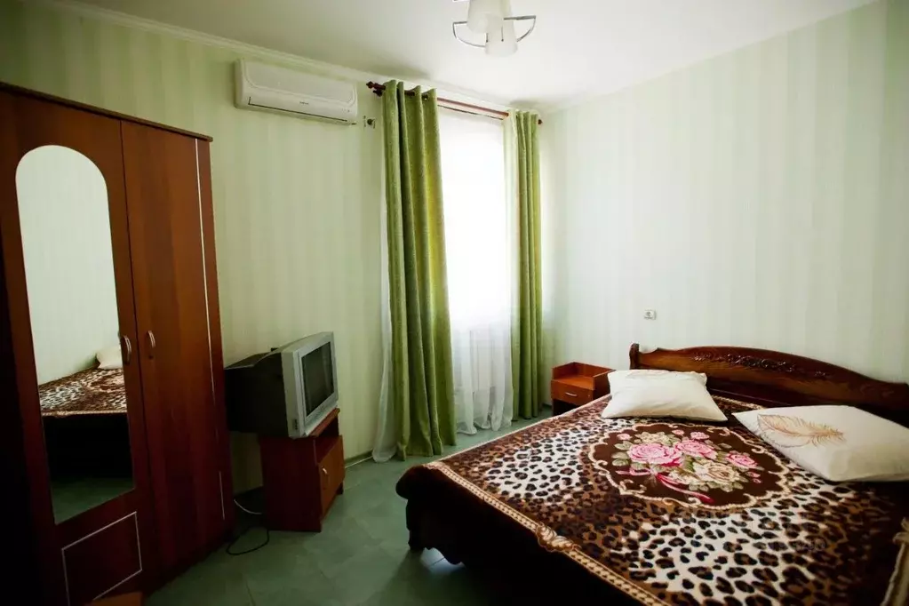 Комната Крым, Феодосия ул. Листовничей, 2 (15.0 м) - Фото 1