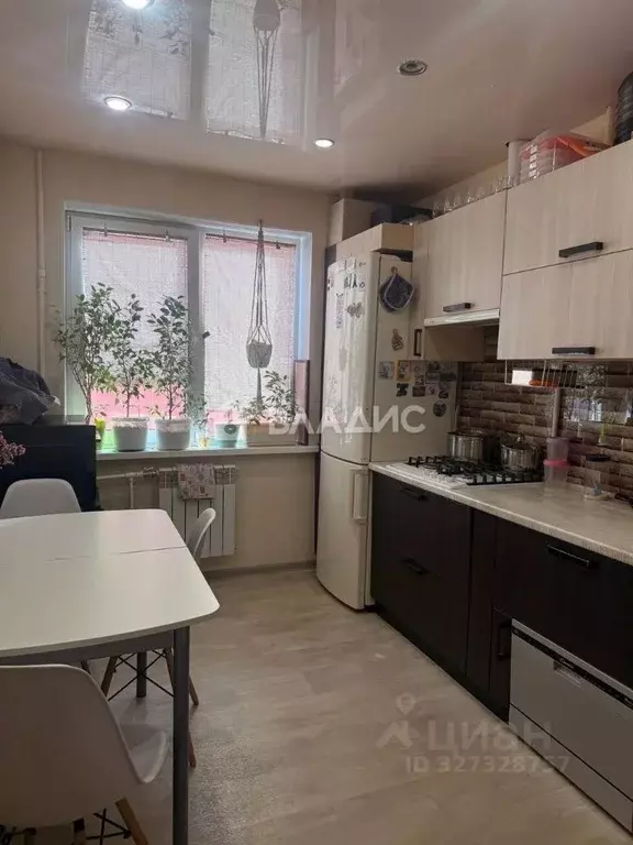 2-к кв. Волгоградская область, Волгоград ул. 8-й Воздушной Армии, 34 ... - Фото 1