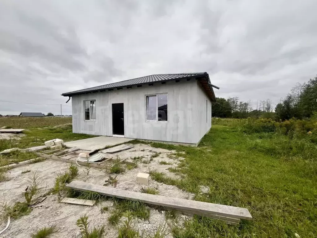 Дом в Калининградская область, Гурьевский муниципальный округ, пос. ... - Фото 1