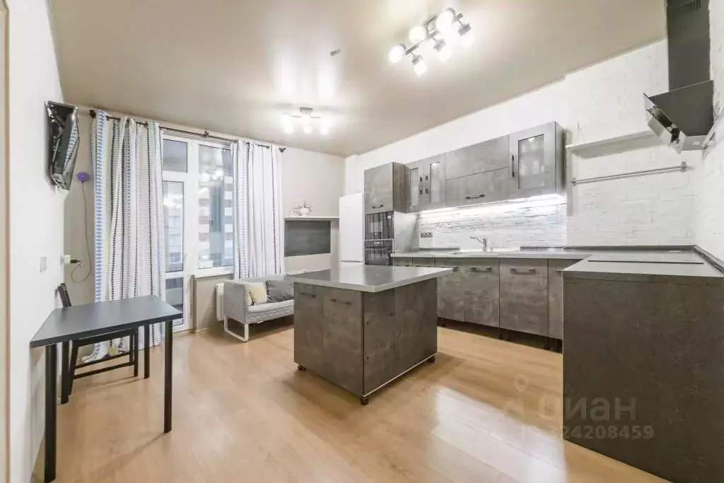 2-к кв. Свердловская область, Екатеринбург Уктус жилрайон, Светлый ... - Фото 1