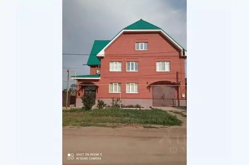 Дом в Оренбургская область, Соль-Илецк Арендная ул., 14 (350 м) - Фото 0