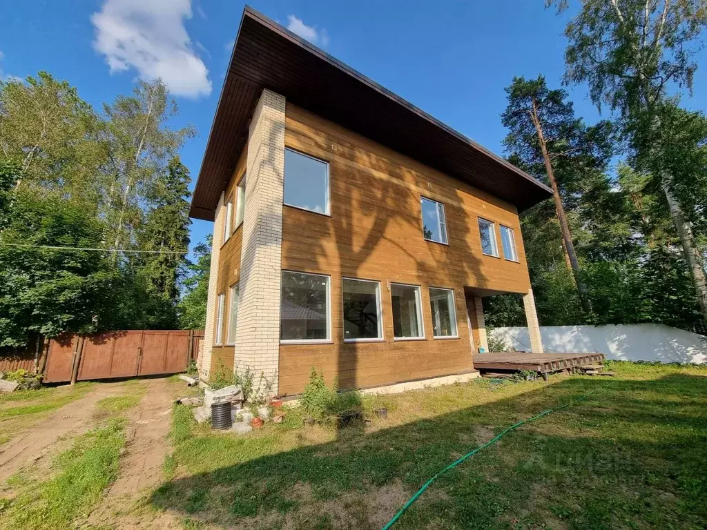 Дом в Санкт-Петербург пос. Песочный, Дачная ул., 17 (200 м) - Фото 1