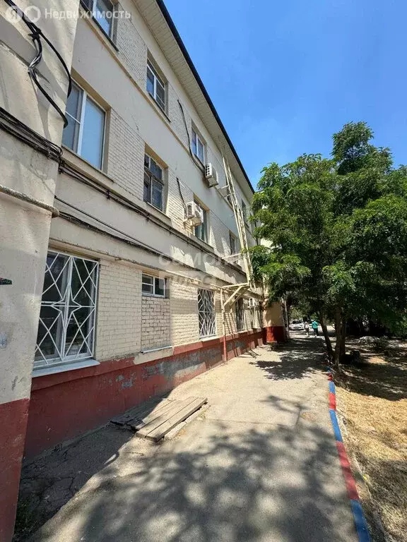 3-комнатная квартира: Астрахань, улица Адмирала Нахимова, 119 (62 м) - Фото 0