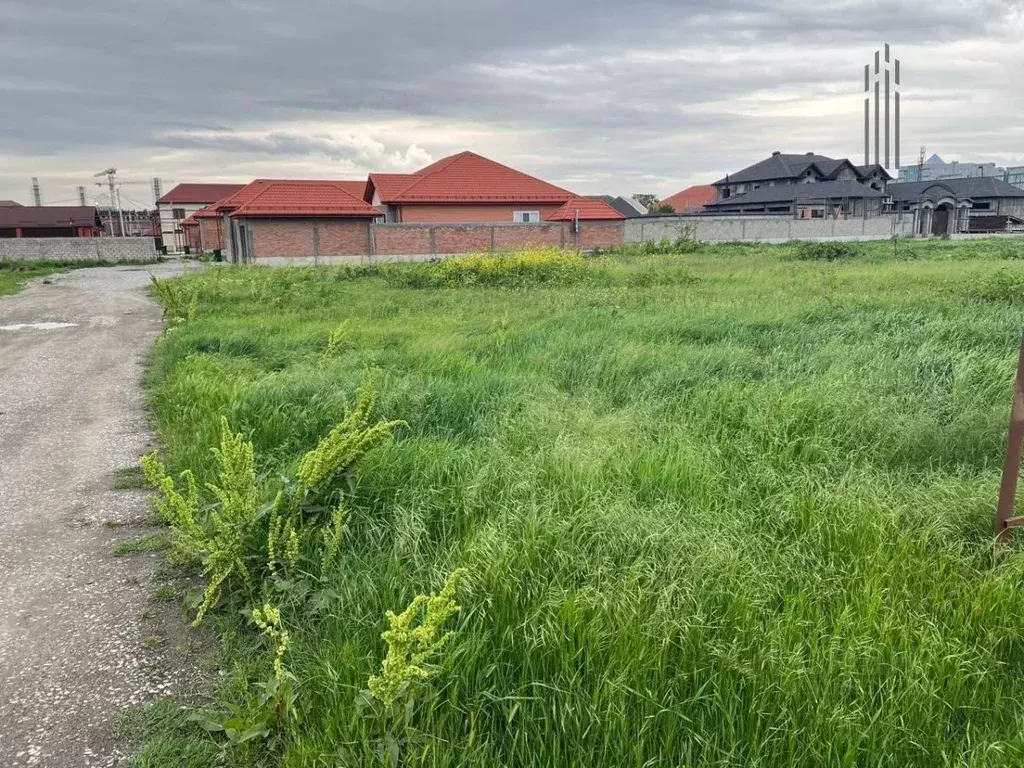 Участок в Чеченская республика, Грозный пос. Имени Дени-Шейха ... - Фото 0
