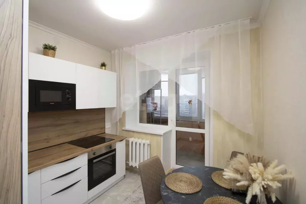 2-к кв. Тюменская область, Тюмень ул. Шиллера, 46к3 (65.0 м) - Фото 1