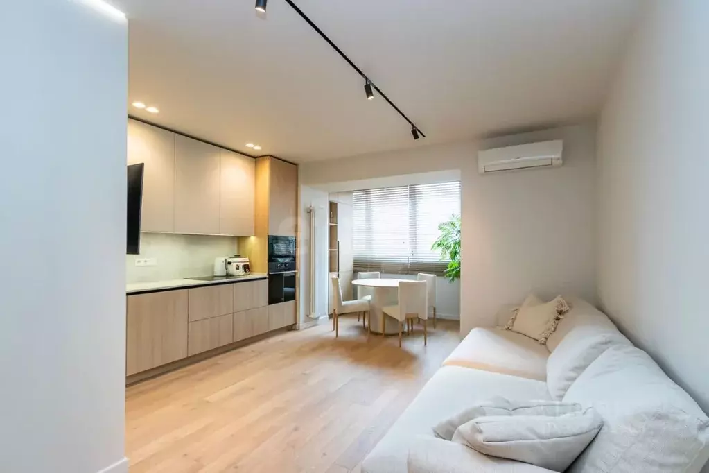 2-к кв. Тюменская область, Тюмень ул. Московский Тракт, 88 (57.5 м) - Фото 1