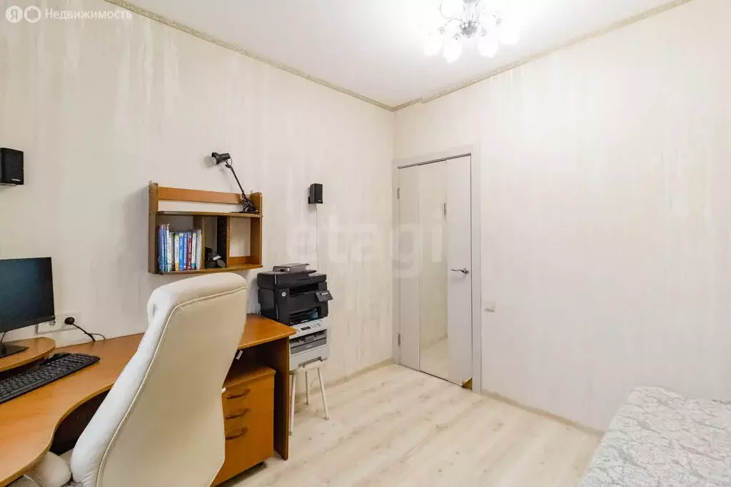 4-комнатная квартира: Комсомольск-на-Амуре, 66-й квартал, бульвар ... - Фото 1