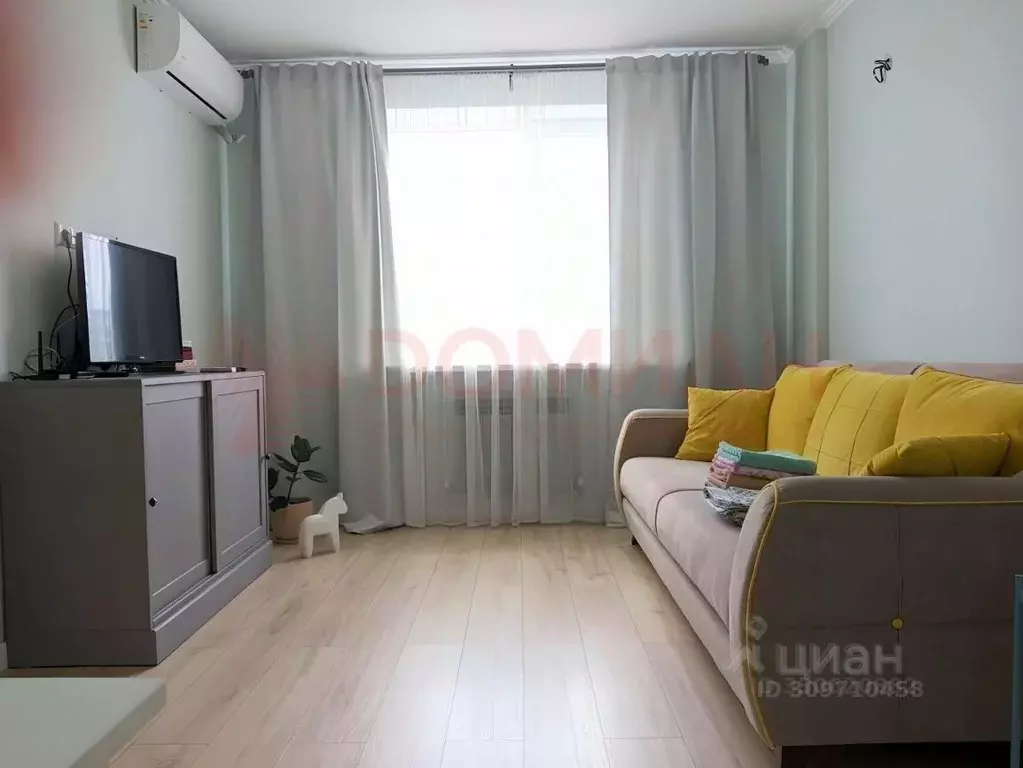 1-к кв. Ростовская область, Аксай ул. Платова, 101А (32.0 м) - Фото 1