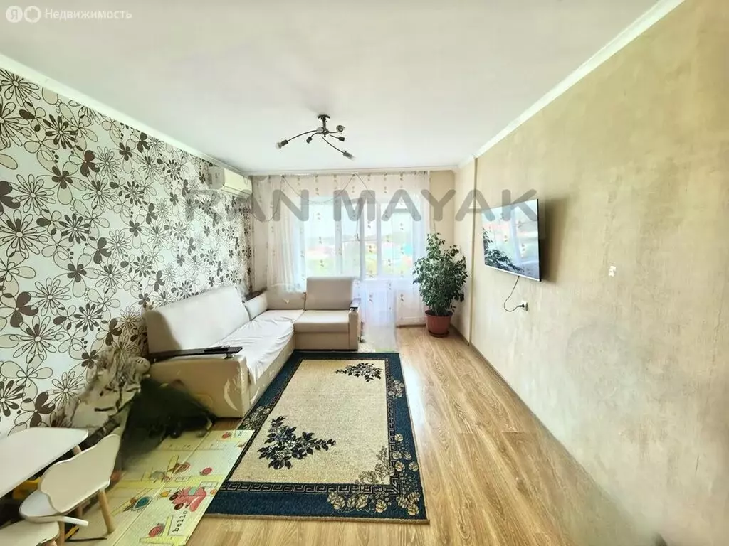 3-комнатная квартира: посёлок Западный, Юбилейная улица, 25 (63.5 м) - Фото 1