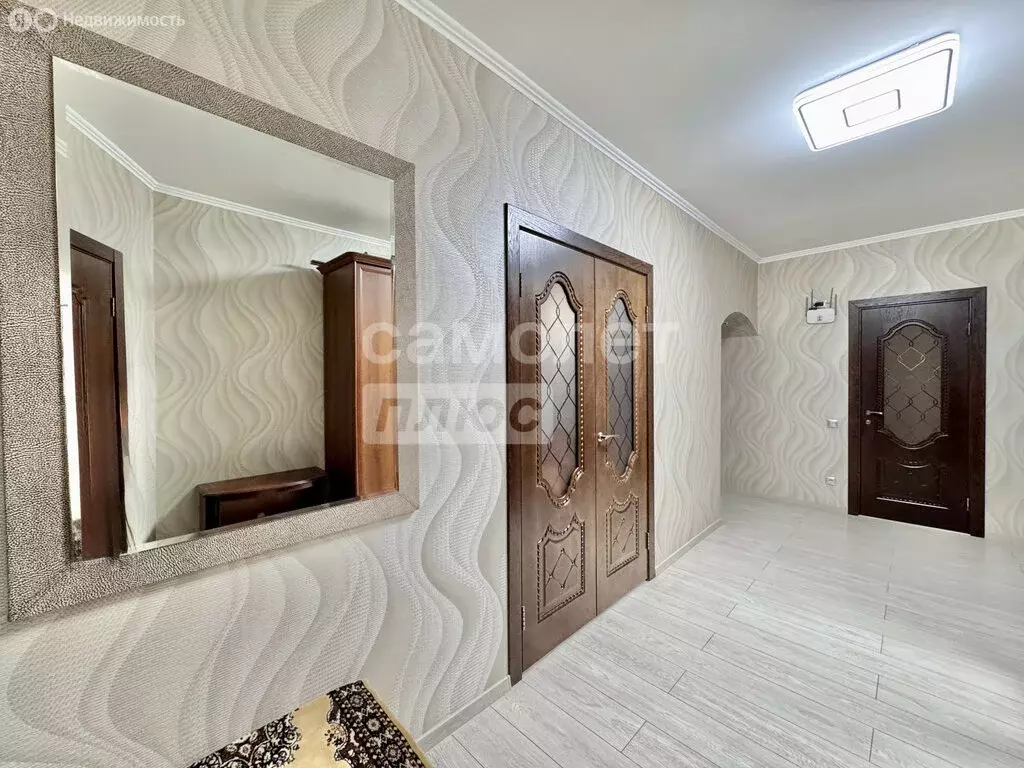3-комнатная квартира: Барнаул, улица Попова, 113 (98 м) - Фото 1
