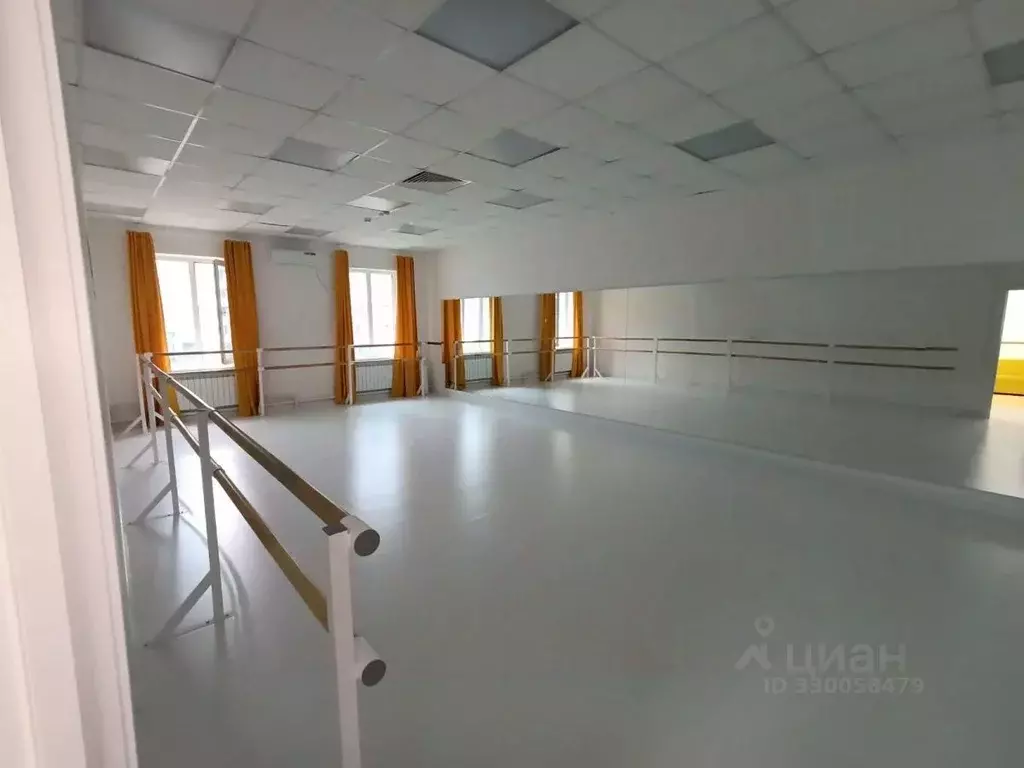 Помещение свободного назначения в Татарстан, Нижнекамск просп. Мира, ... - Фото 1
