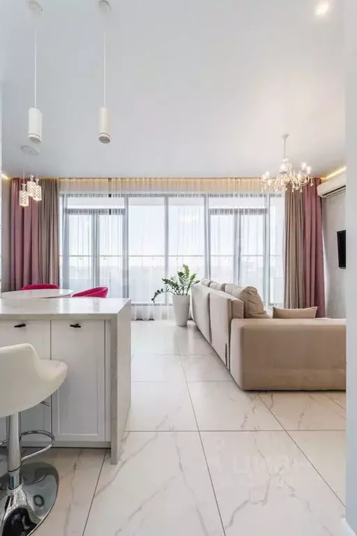 2-к кв. Тюменская область, Тюмень ул. 50 лет Октября, 57В (68.4 м) - Фото 1