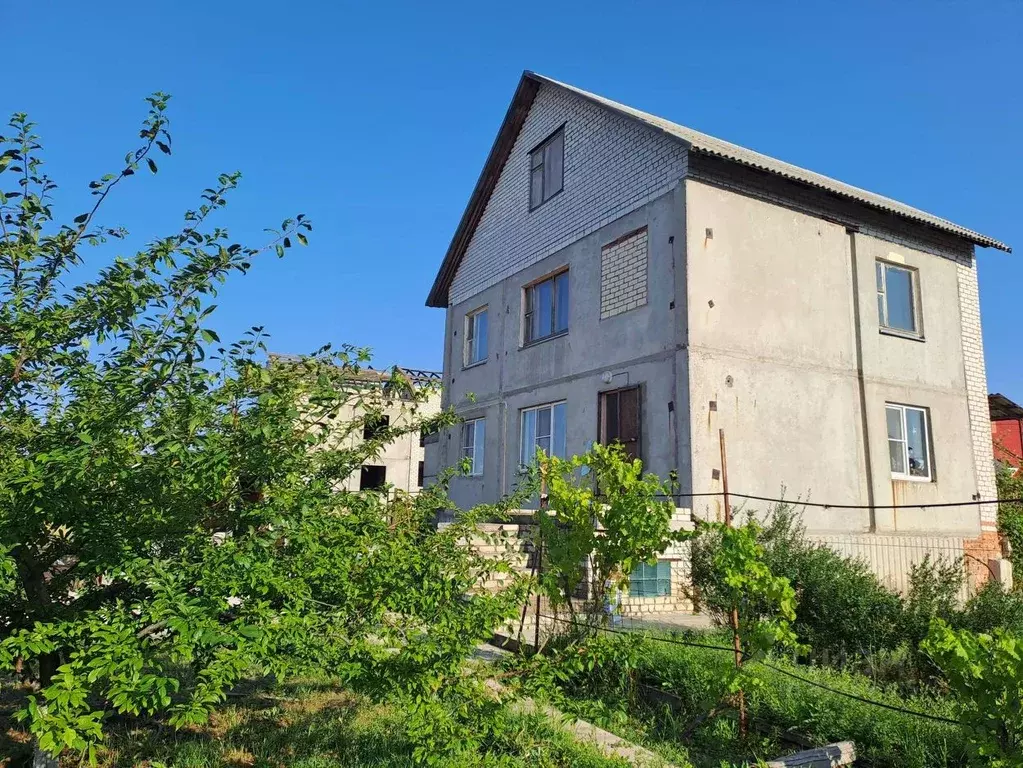 Дом в Волгоградская область, Волгоград Двинская ул. (235 м) - Фото 0