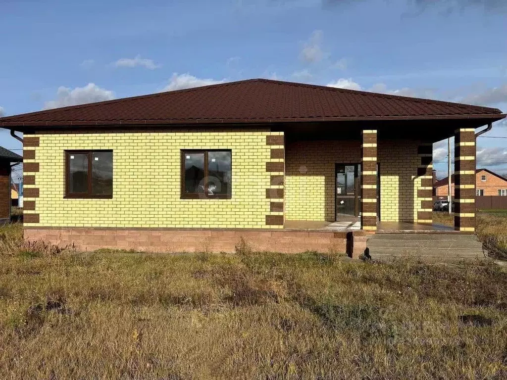 Дом в Курская область, Курский район, Нижнемедведицкий сельсовет, д. ... - Фото 1