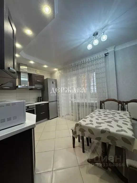 2-к кв. Белгородская область, Старый Оскол Степной мкр, 12 (71.0 м) - Фото 1