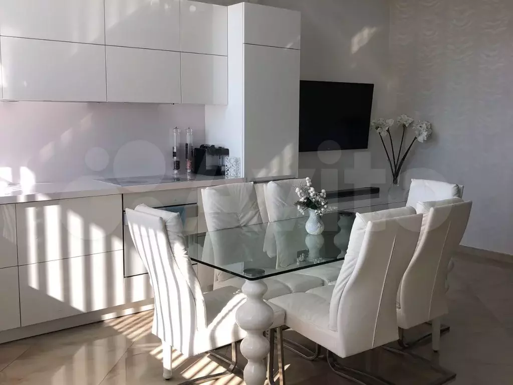 2-к. квартира, 65 м, 1/9 эт. - Фото 1