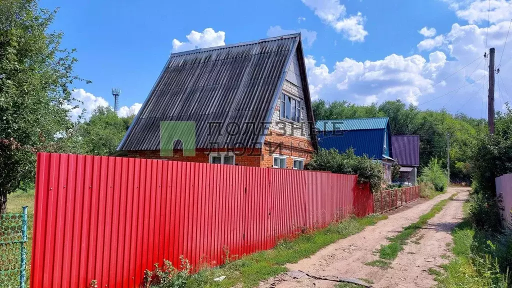 Дом в Саратовская область, Энгельсский район, Красноярское ... - Фото 1