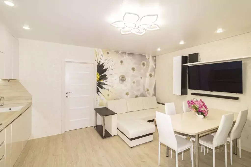 3-к кв. Тюменская область, Тюмень Родниковая ул., 2 (75.0 м) - Фото 1