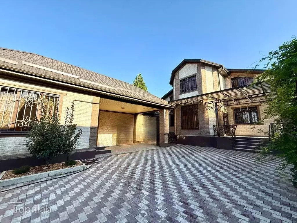 Дом в Кабардино-Балкария, Нальчик пл. 400-летия (520 м) - Фото 1