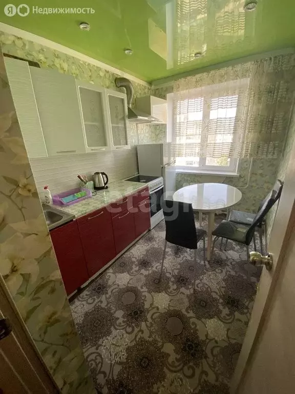 3-комнатная квартира: Тобольск, 7-й микрорайон, 20 (58 м) - Фото 0