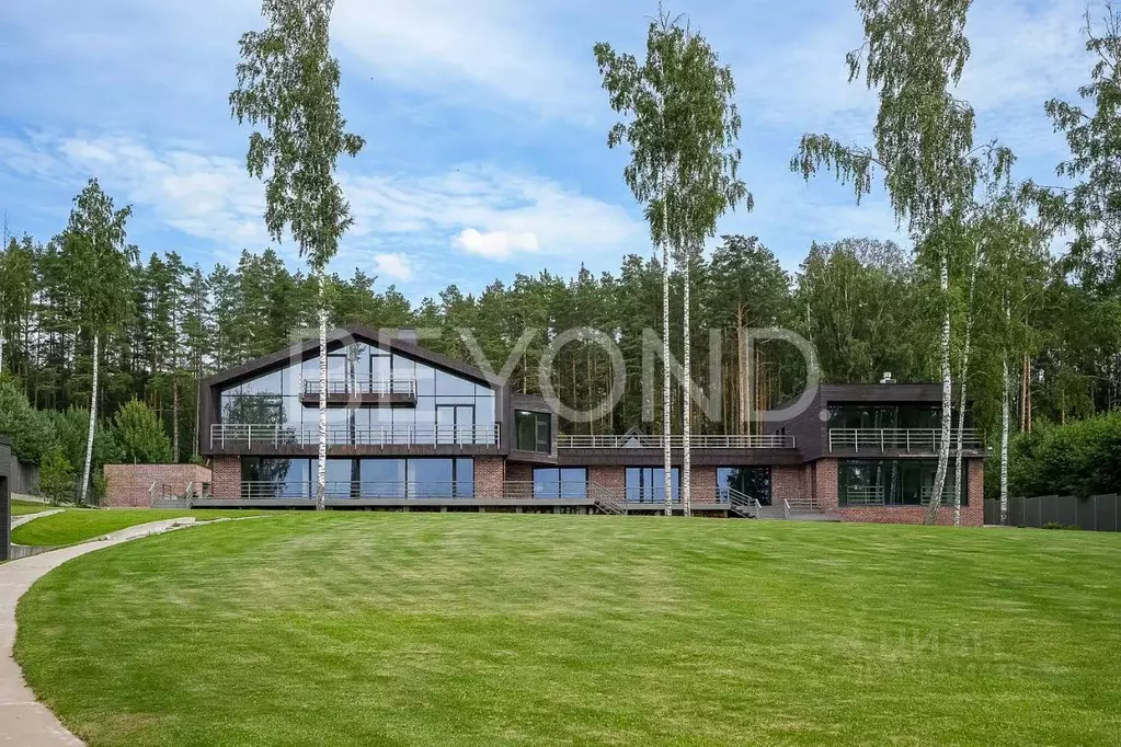 Дом в Ленинградская область, Выборгский район, Рощинское городское ... - Фото 1