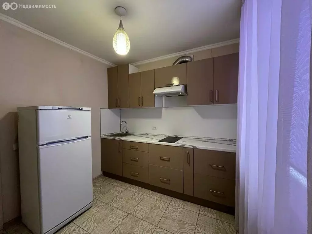 1-комнатная квартира: посёлок городского типа Стройкерамика, улица ... - Фото 1