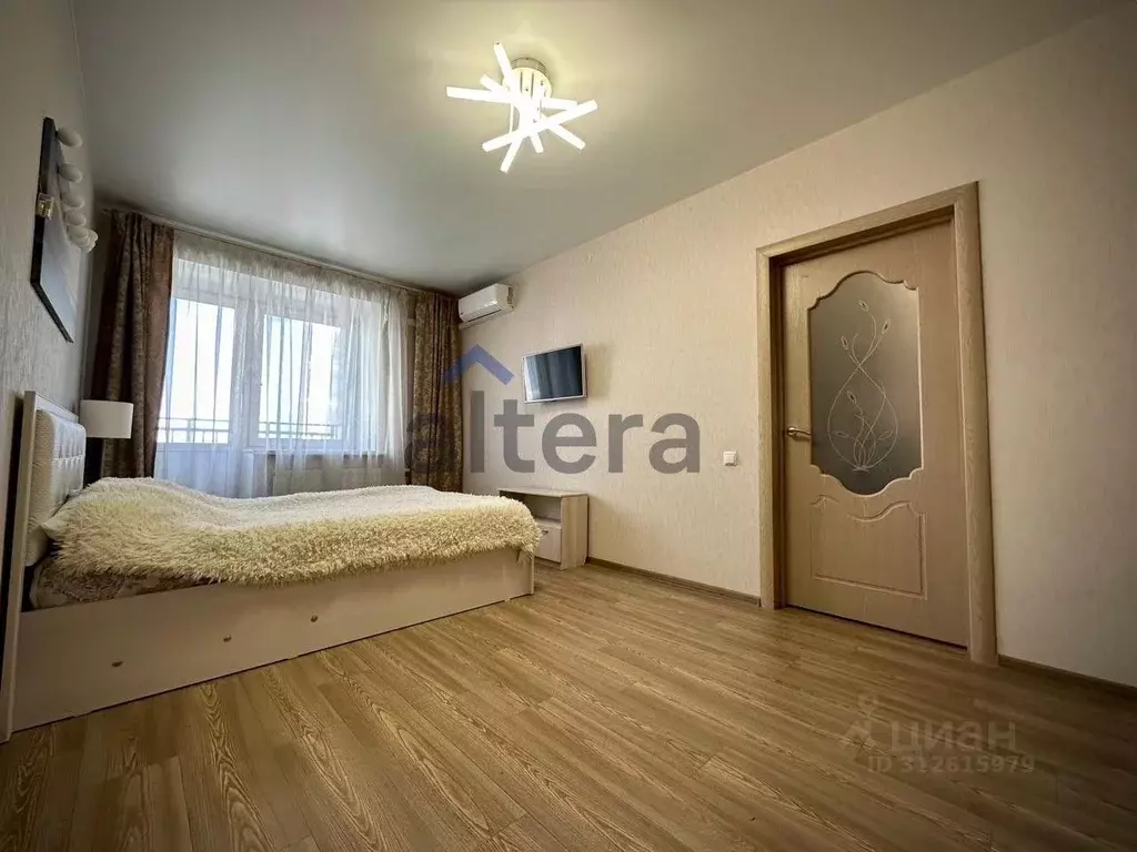 1-к кв. Татарстан, Казань ул. Рауиса Гареева, 96 (40.0 м) - Фото 1