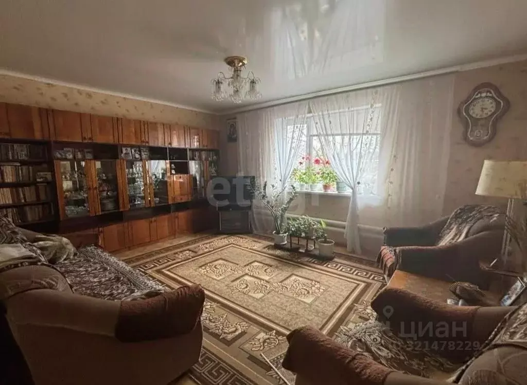 Дом в Саратовская область, Калининск ул. Пугачева, 1 (118 м) - Фото 1