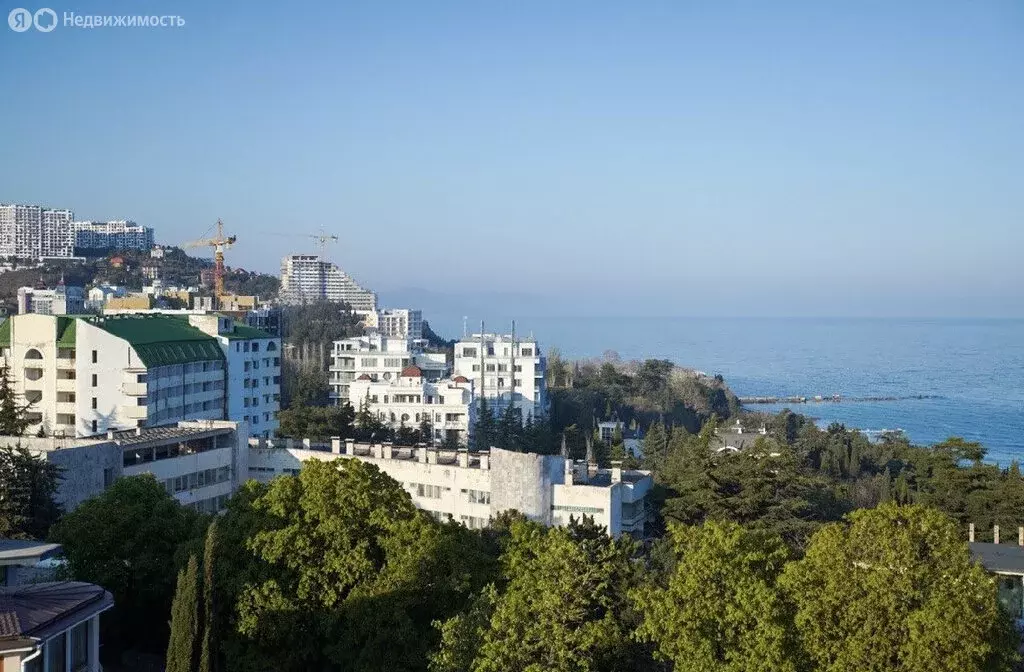 Квартира-студия: Алушта, улица Володарского, 9 (53.8 м) - Фото 1