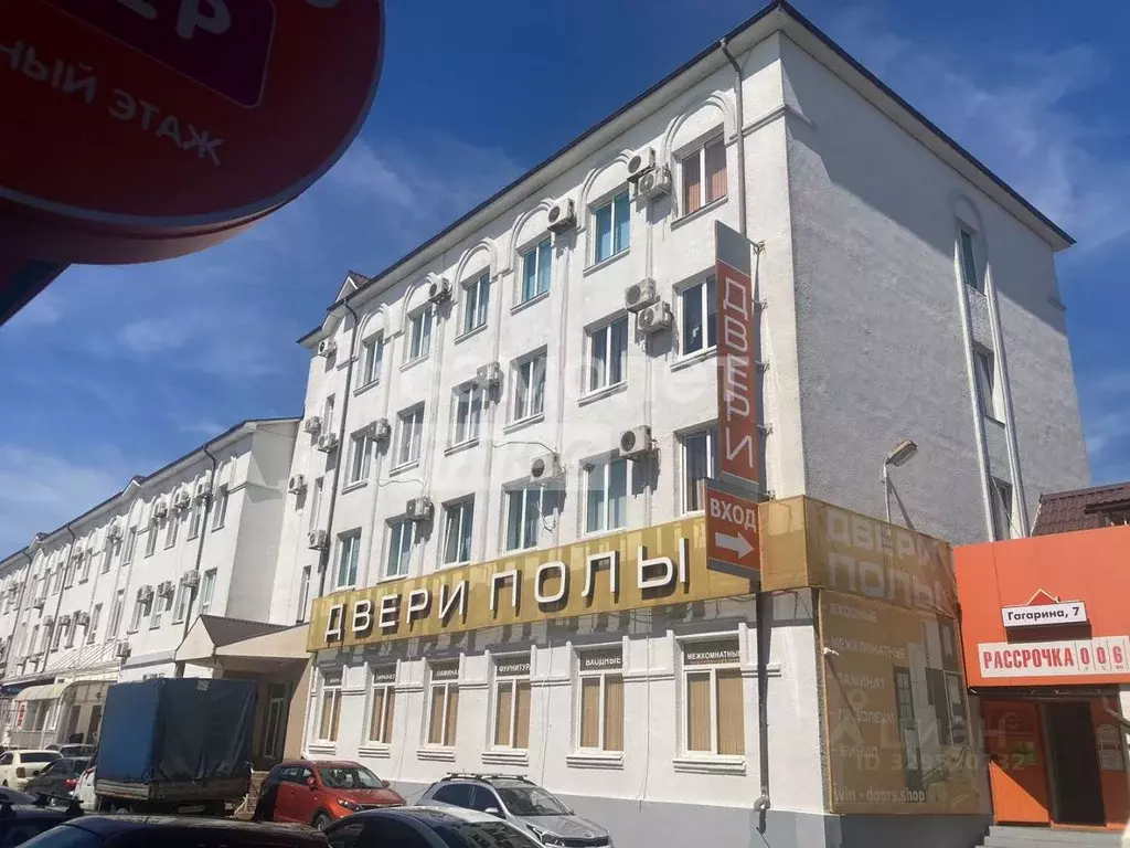 Торговая площадь в Краснодарский край, Туапсе ул. Гагарина, 7 (1108 м) - Фото 1